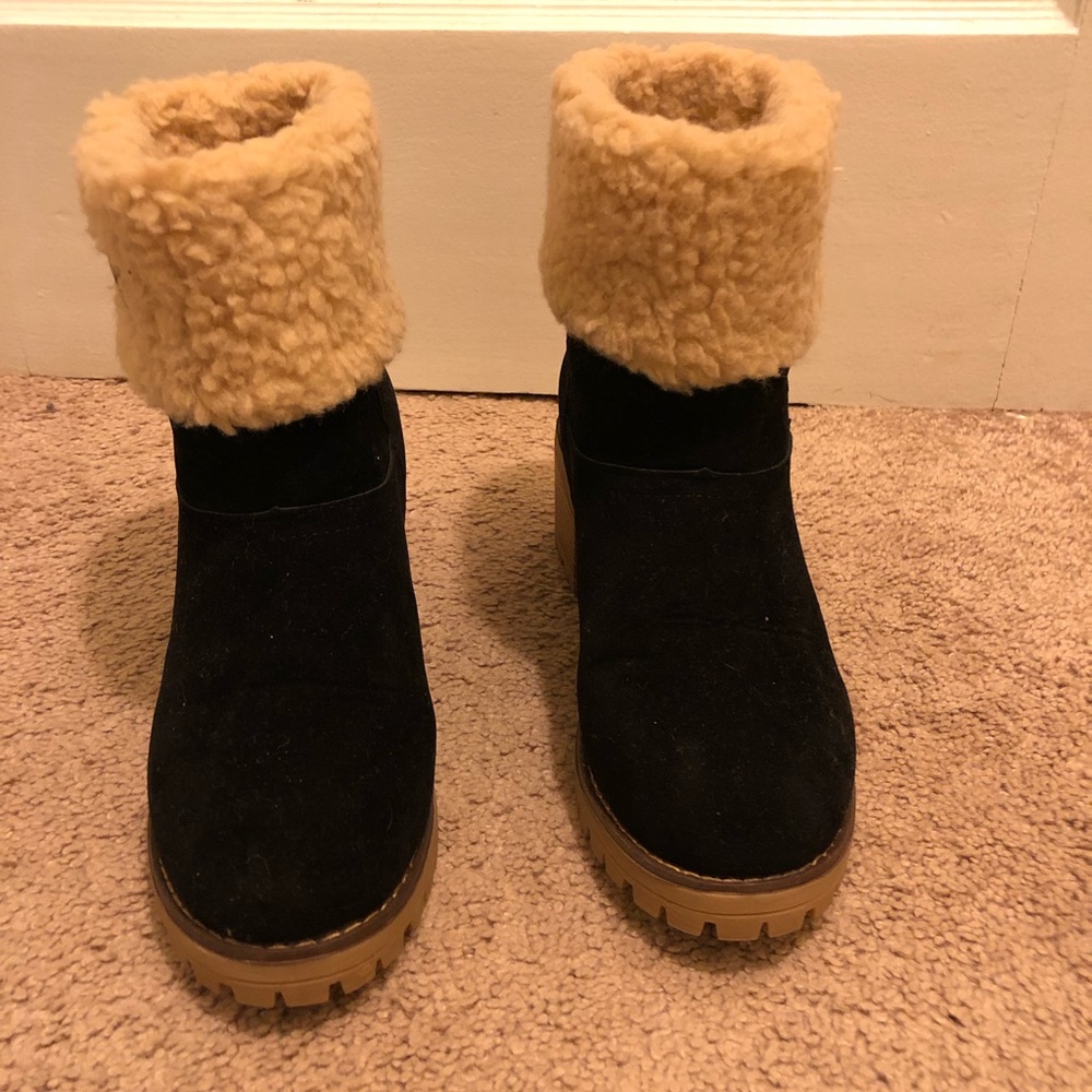 Shoes - Picture 2 of 5